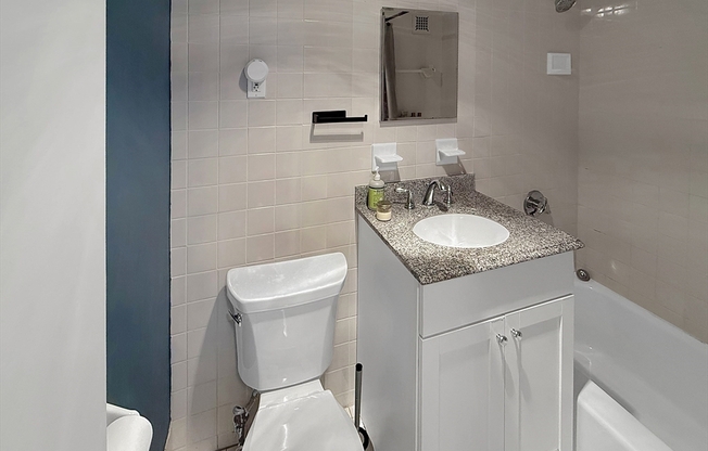 1 bed, 1 bath, 895 sqft, $3,100, Unit 8R