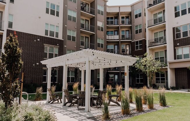 Community Firepit at Veranda Apartments, Draper