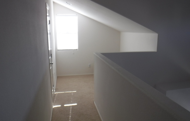 3 BEDROOM HOME IN GATED COMMUNITY WITH COMMUNITY POOL AND SPA