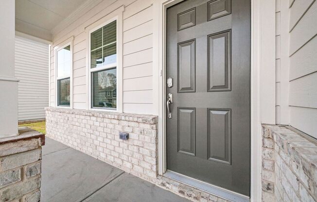 Fenced Yard - Like NEW - 6 Bedrooms