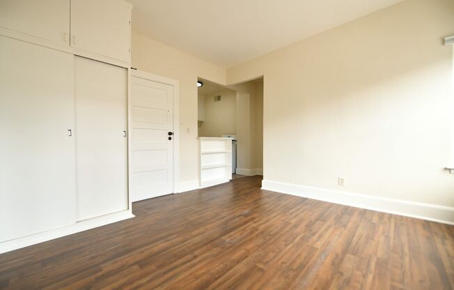 11 Glen Ave - On Piedmont Avenue, Close to Shops and Restaurants