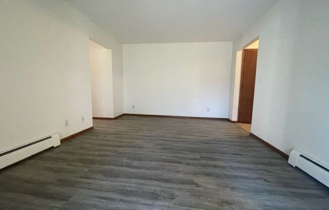 2 beds, 1 bath, 900 sqft, $1,099, Unit Unit 208