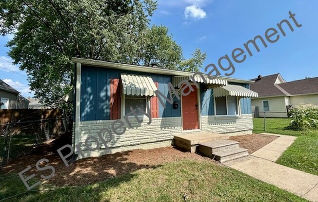 Charming, recently updated 2 bedroom, 1 bath!