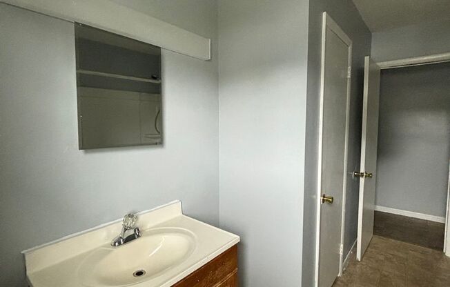 2 beds, 1 bath, $1,450