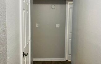 2 beds, 2 baths, $1,250, Unit Apt B