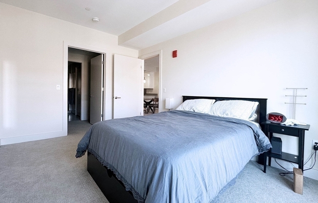 1 bed, 1.5 baths, 914 sqft, $4,200, Unit 802