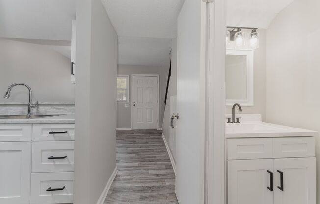 2 beds, 1.5 baths, 1,160 sqft, $949