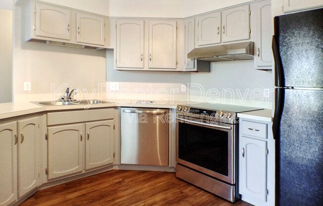 1 bed, 2 baths, 816 sqft, $1,600, Unit 808