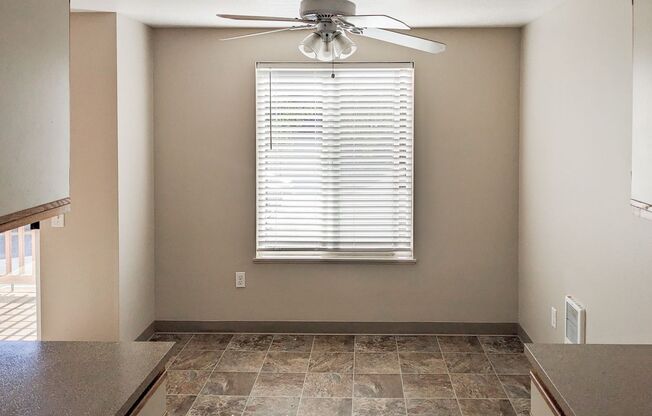 2 beds, 2 baths, 950 sqft, $1,295, Unit 31