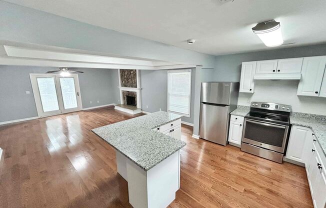 Spacious 2 BR/2.5 BA Townhome in Marietta – Prime Location Near I-75!