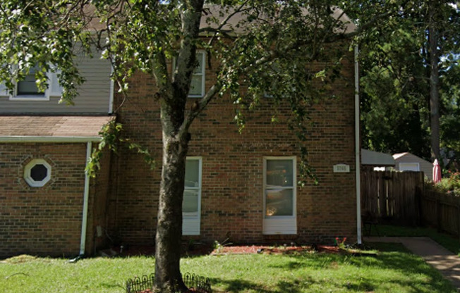 Charming Virginia Beach Townhouse: Comfort, Convenience, and Coastal Living Await!