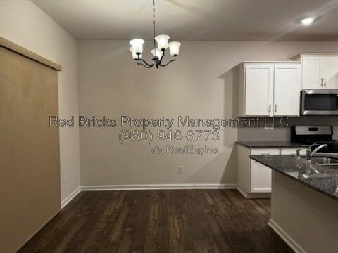 918 ELLIOTT RD