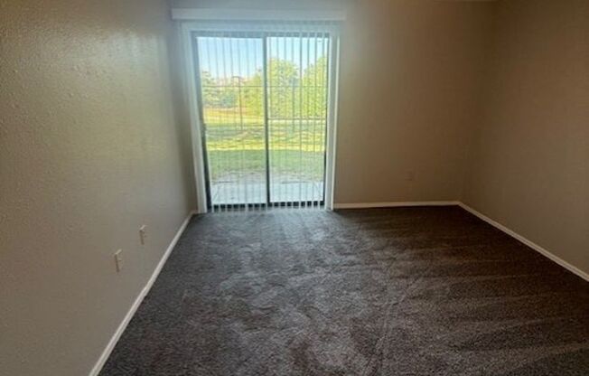 2 beds, 1 bath, 858 sqft, $820, Unit 2703-103