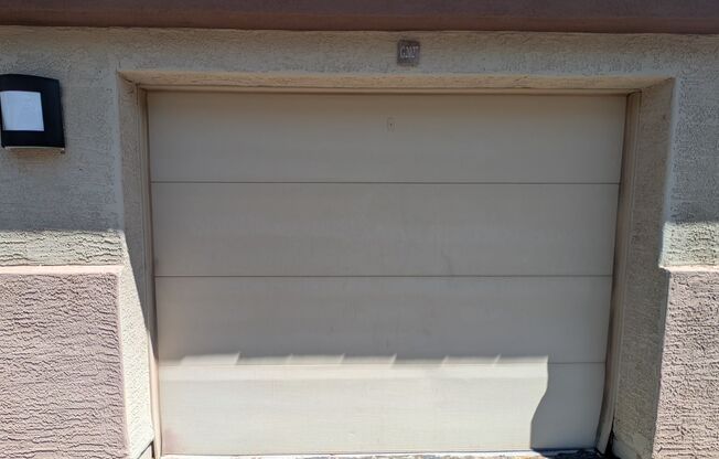 2 beds, 2 baths, $1,750, Unit Unit 2027
