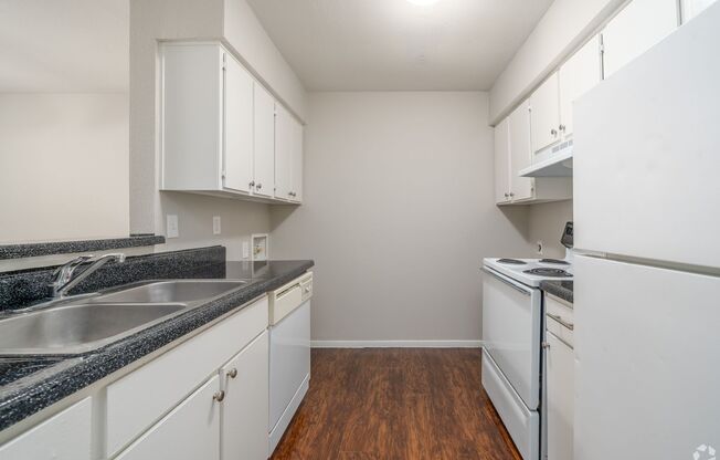 1 bed, 1 bath, 670 sqft, $860