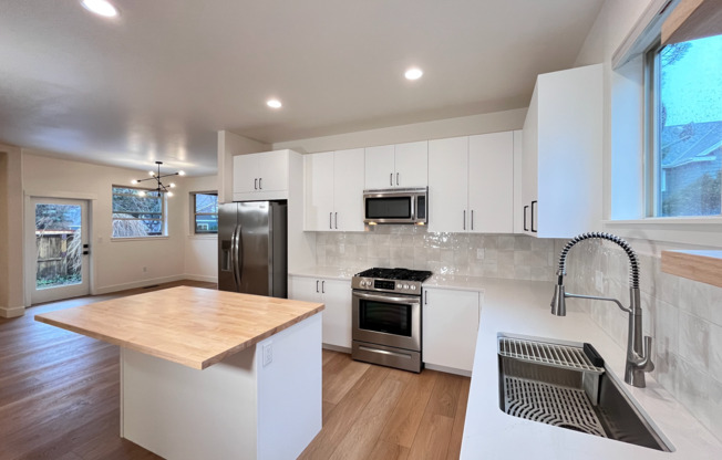 Modern Craftsman 4 Bedroom Home!