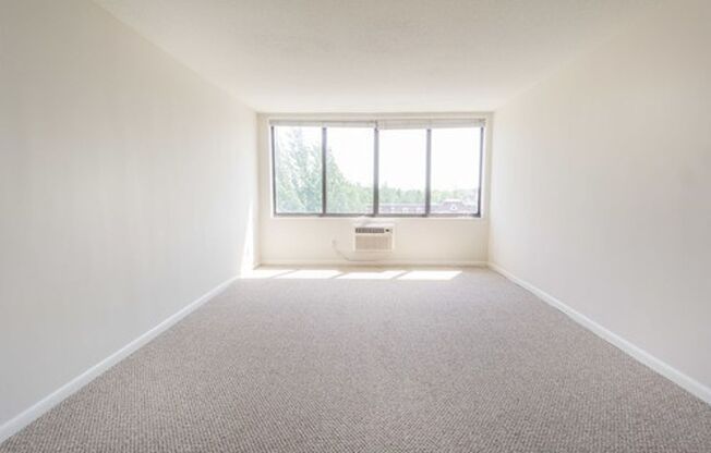 Studio, 1 bath, 405 sqft, $1,395, Unit 0612