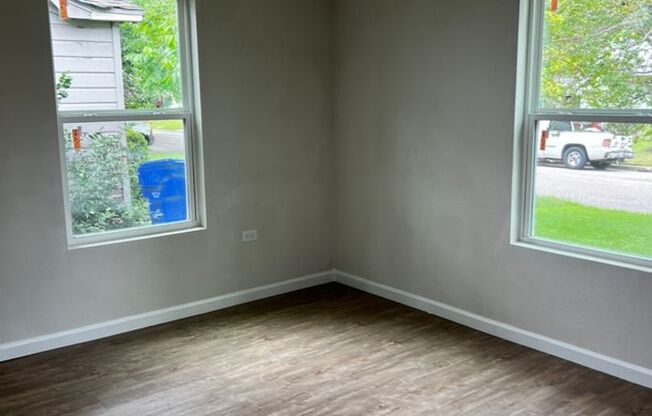 Now Leasing freshly renovated 3/2 for $1,550