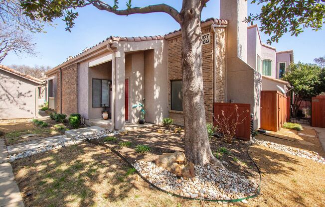 Fantastic Location 2 Bedroom 2 bath Condo