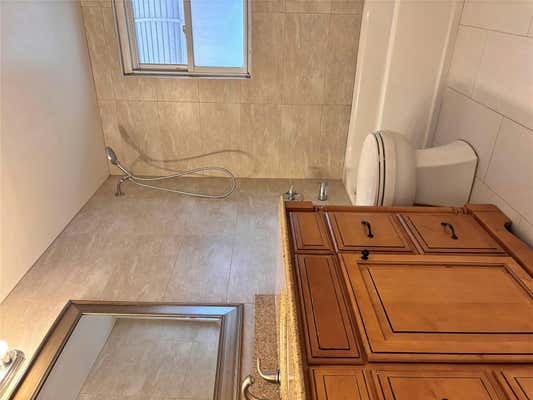 3 beds, 2 baths, 1,200 sqft, $3,000, Unit 3