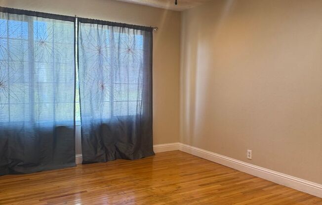 Single Family Home, 4 Bedroom 2 Bath Home on Corner Lot
