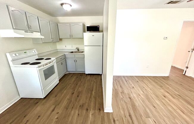 1 bed, 1 bath, 530 sqft, $799, Unit Unit 904