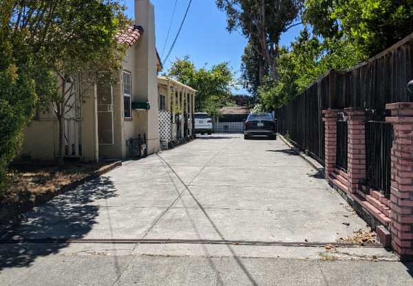 575 N 10 ST