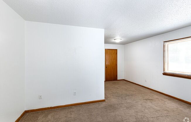 Studio, 1 bath, $795, Unit 13