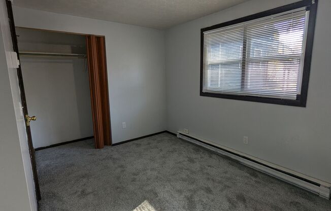 2 beds, 1 bath, $900