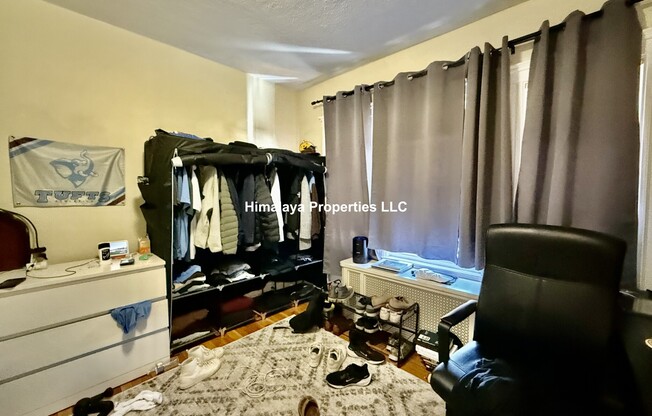 112 COLLEGE AVE