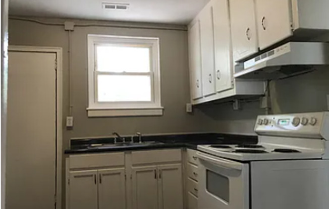 3 Bedroom Home with Large Yard – Minutes from Downtown Greenville