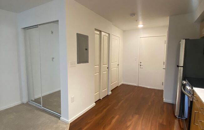 Studio, 1 bath, 185 sqft, $1,850, Unit 1401-A