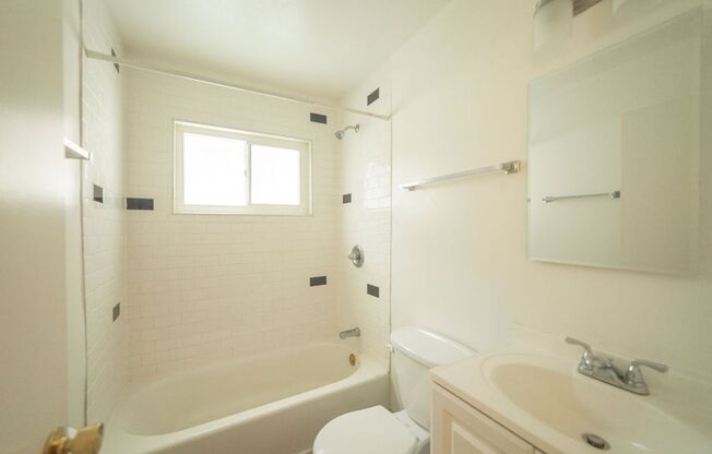 1 bed, 1 bath, $1,695, Unit 212-19