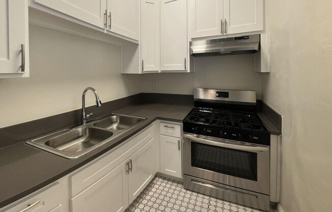 La Chandelle Apts...Charming building...Renovated Apartments Available...Hardwood Floors!