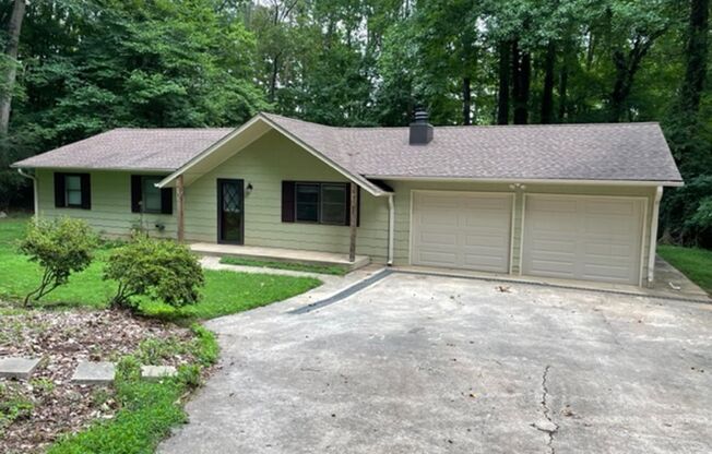 3 bed, 2 full bath home located in Asheboro on Northshore Dr., $1500 Month, $1500 Deposit.