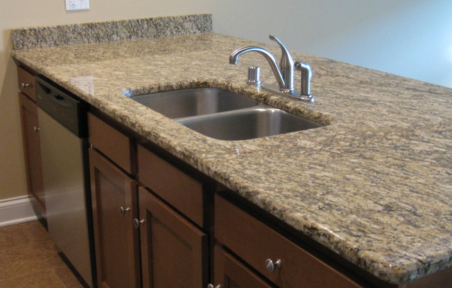 3 beds, 2.5 baths, 1,425 sqft, $1,425, Unit 116