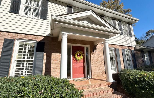 Fabulous Dunwoody Property Situated in a Perfect Location!  Hardwoods, Stainless, Granite!