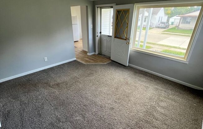 2 beds, 1 bath, $1,300