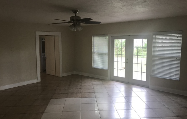 4 beds, 2 baths, $2,500