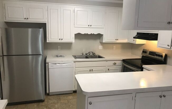 Live at the Center of Modern Conveniences & Entertainment.(500.00 off first full months rent)