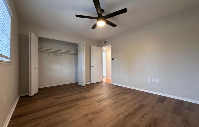 2 beds, 1 bath, 838 sqft, $1,899, Unit 22