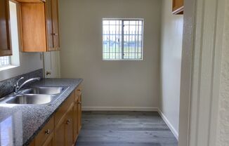 2 beds, 1 bath, $2,100, Unit 5932 - A