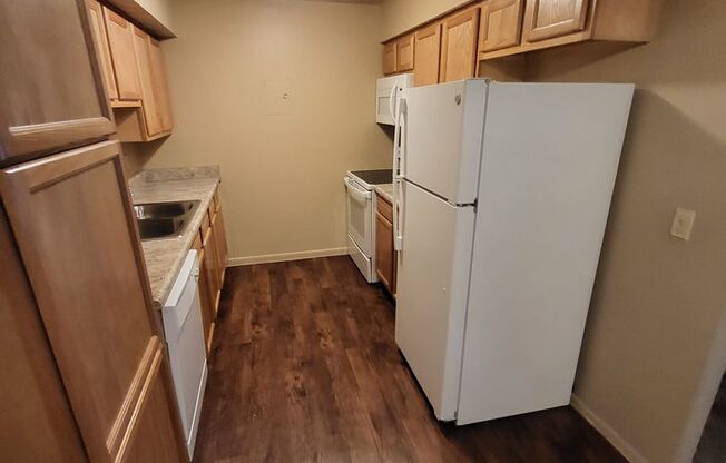 1 bed, 1 bath, 850 sqft, $1,050, Unit 7-733