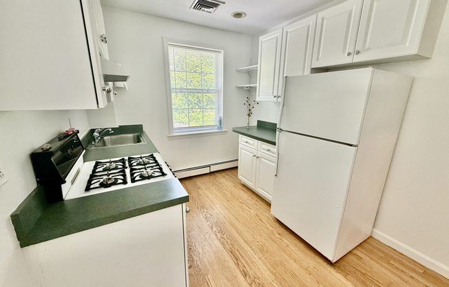 54 CEDAR ST