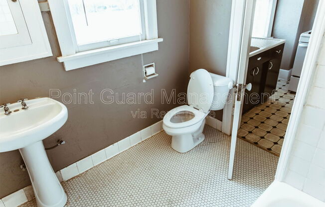 Studio, 1 bath, 675 sqft, $875, Unit 11