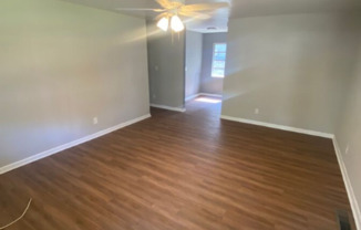 2 beds, 1 bath, $1,260