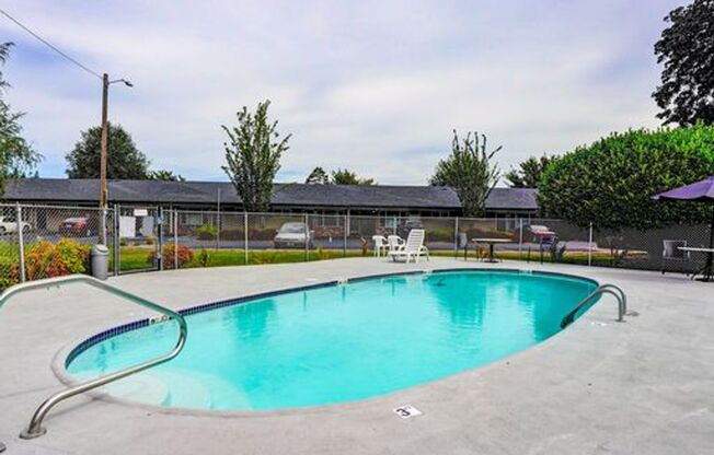 2 beds, 1 bath, 845 sqft, $1,575, Unit 49