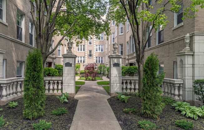4435 North Greenview Ave.