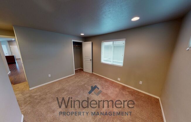 3 beds, 2 baths, 1,064 sqft, $1,695, Unit chin294-1