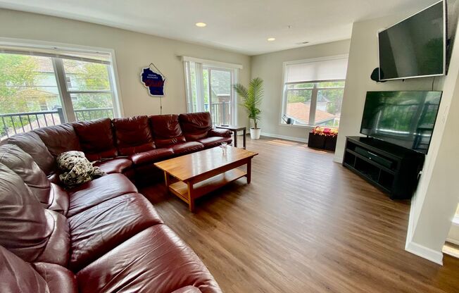2449 Lyndale